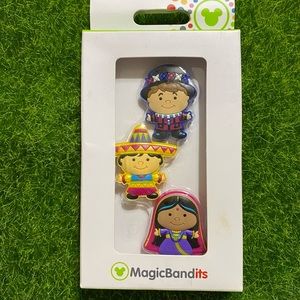 NIB Disney It’s A Small World Magic Band Bandits